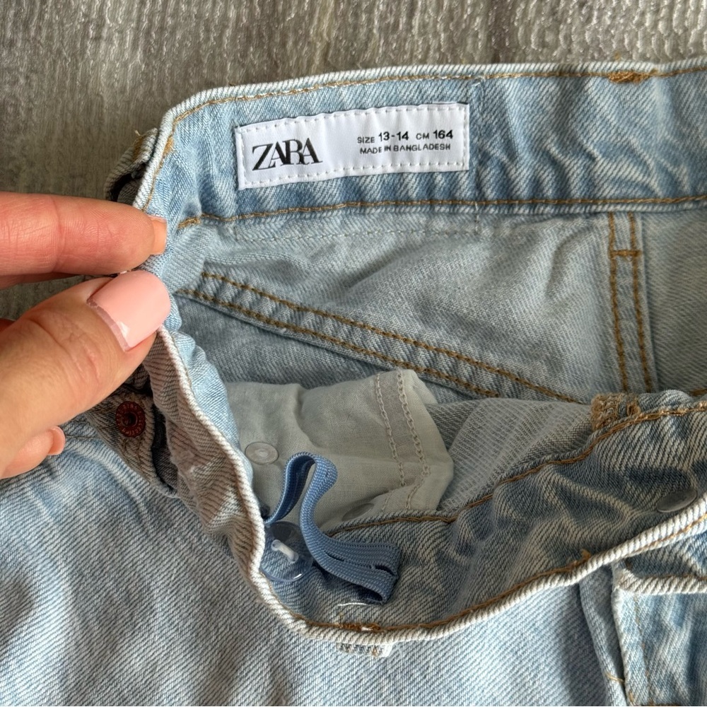Zara Kids Relaxed Fit Jeans in Light Blue, Size 13-14 - Picture 4 of 5